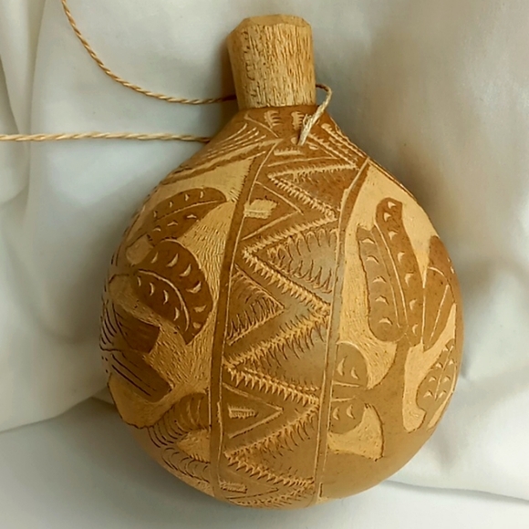 Hand Carved Gourd Drinking Vessel Bird/Leaf Design - Picture 4 of 10